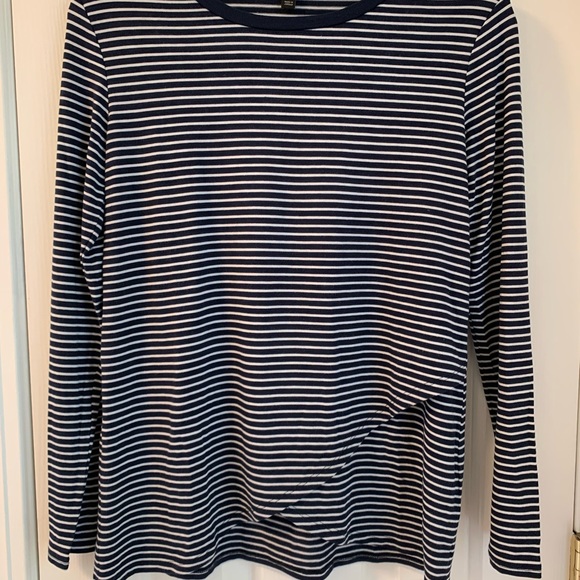Banana Republic long sleeve navy and white striped tee - Picture 5 of 6